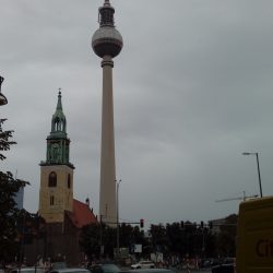 Fernsehturm de Berlín (aun no me he subido)