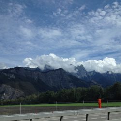 Carretera saliendo de Italia 