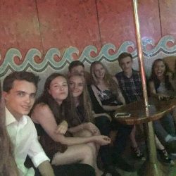 En la disco de jovenes!